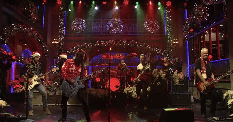 Watch the Foo Fighters Christmas Medley on Saturday Night Live